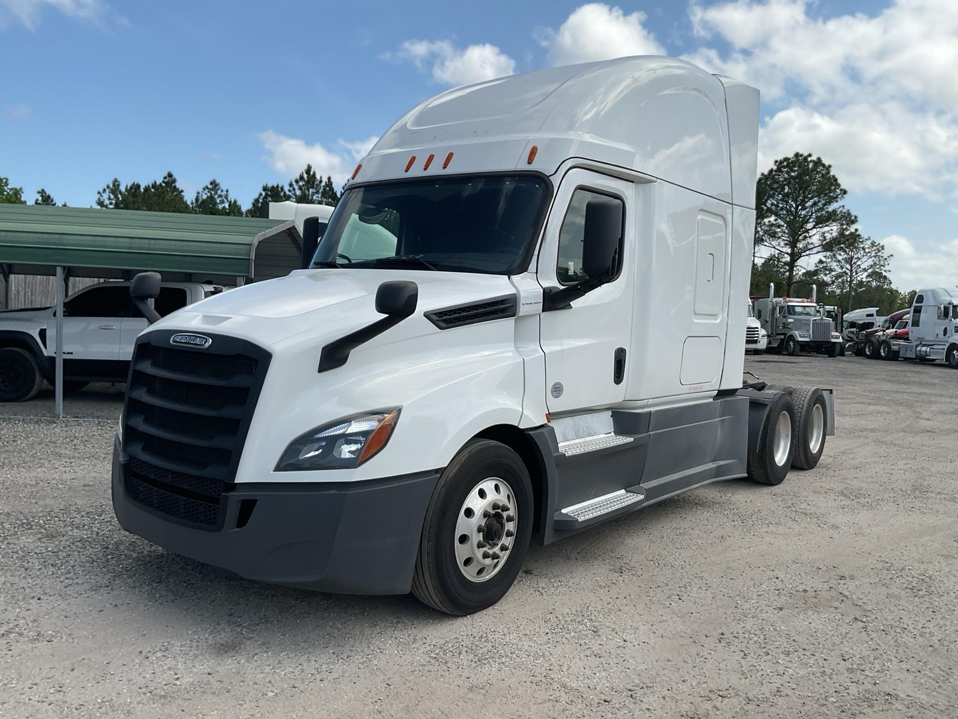 2020 Freightliner Cascadia 126