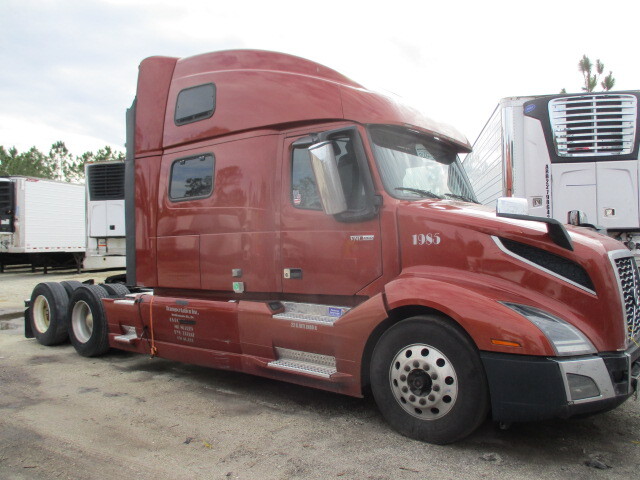 2020 Volvo VNL64T860