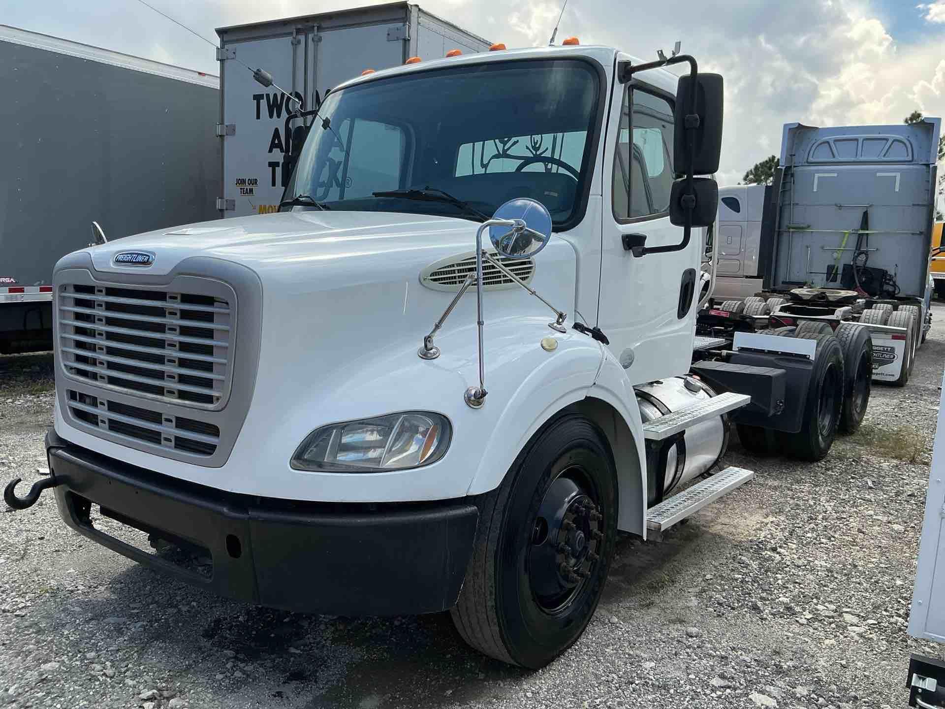2015 Freightliner M2 112
