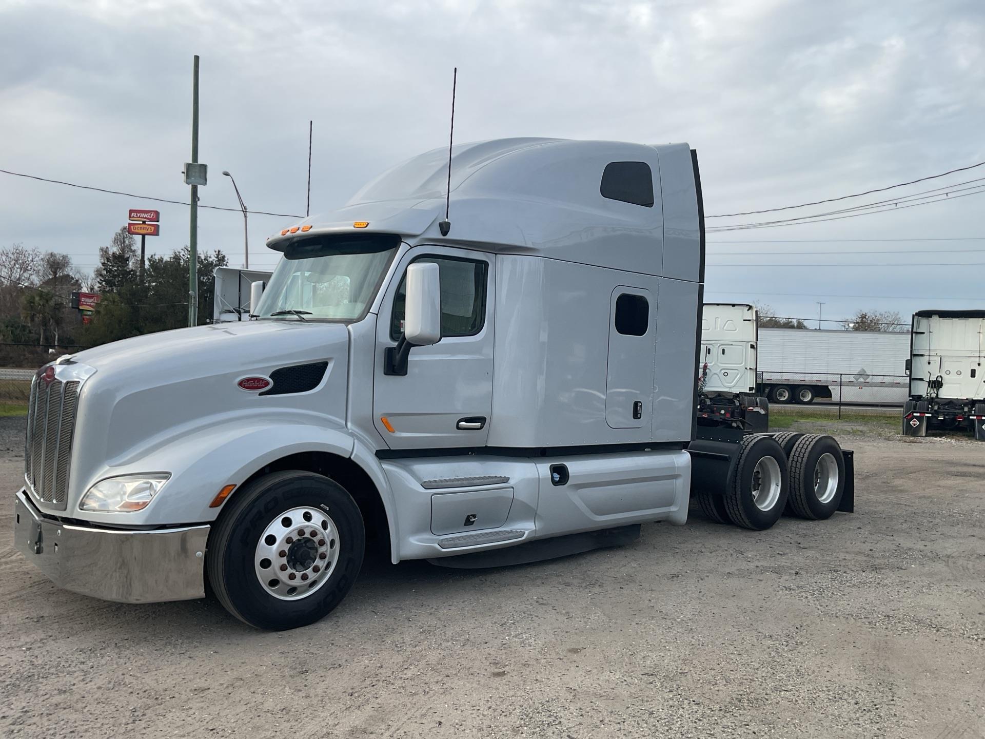 Photo of 2021 Peterbilt 579