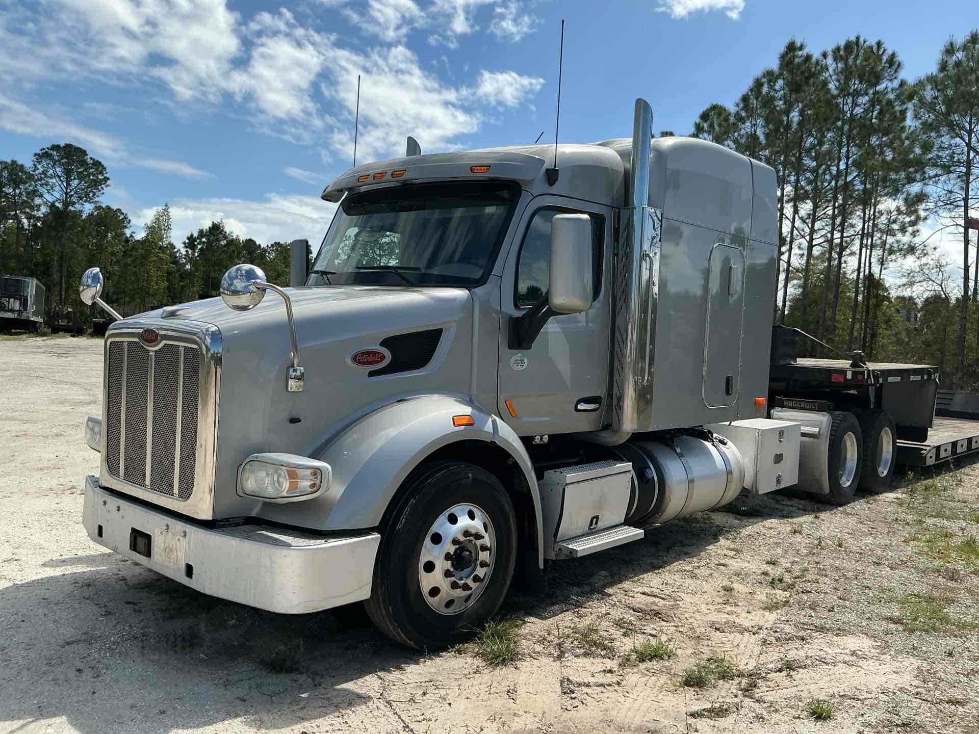 Photo of 2021 Peterbilt 567