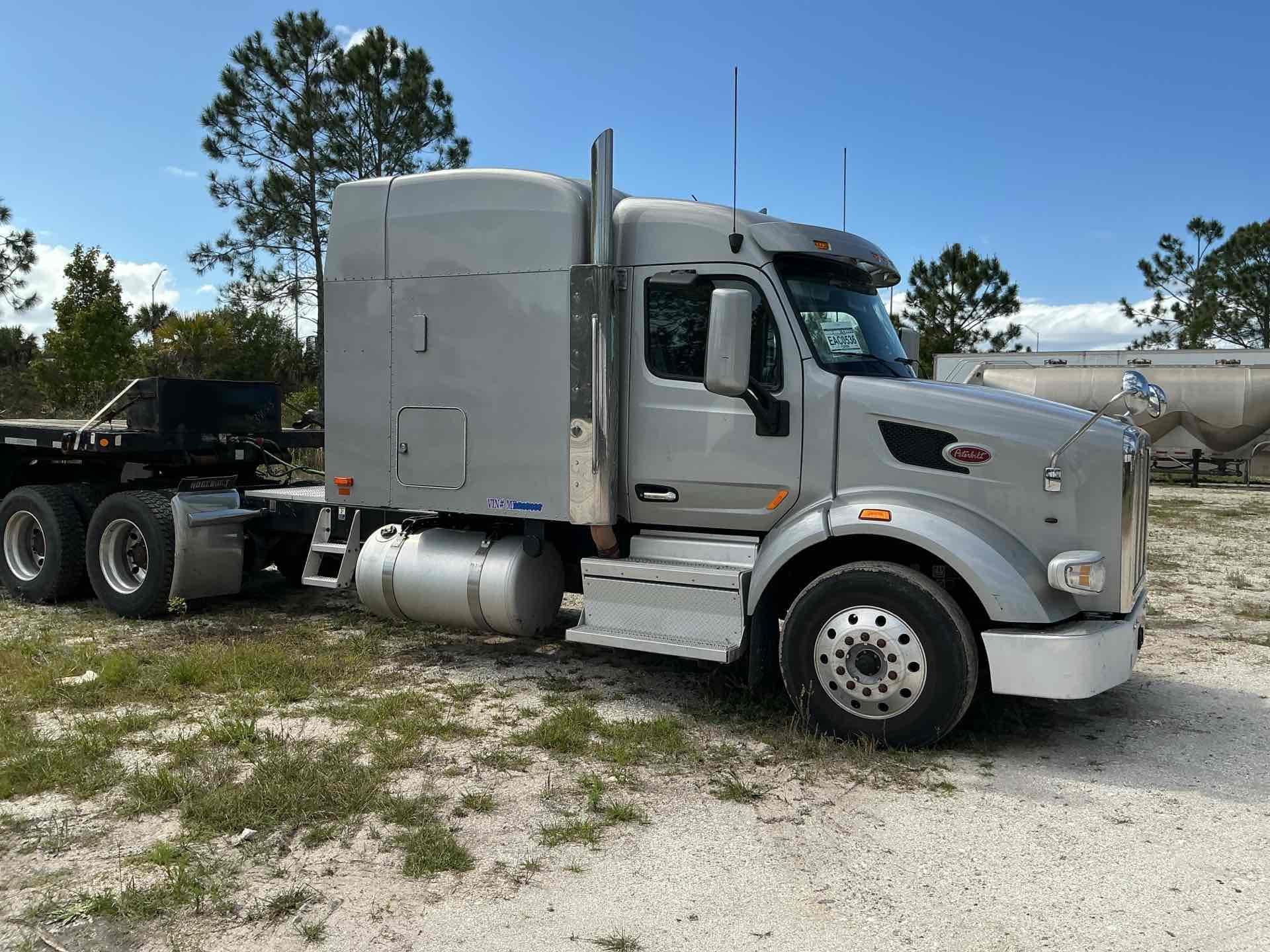 2021 Peterbilt 567