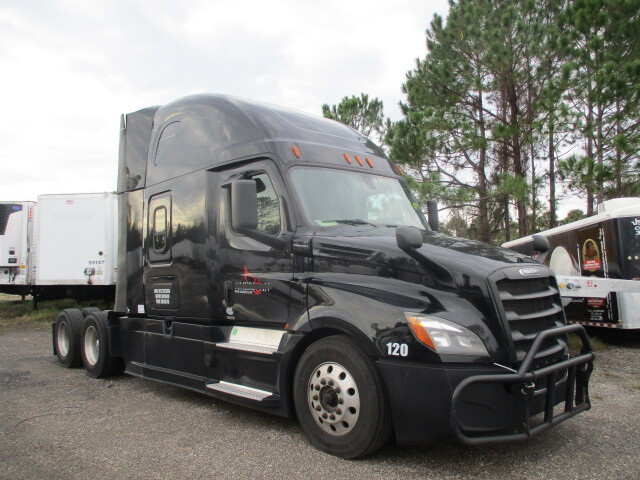 2018 Freightliner Cascadia 126