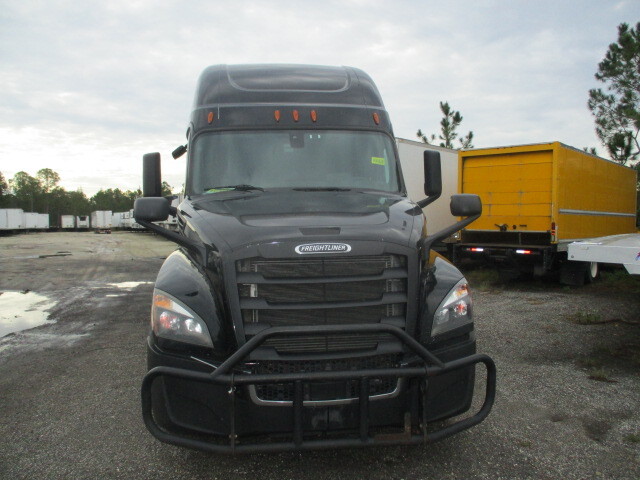 2018 Freightliner Cascadia 126