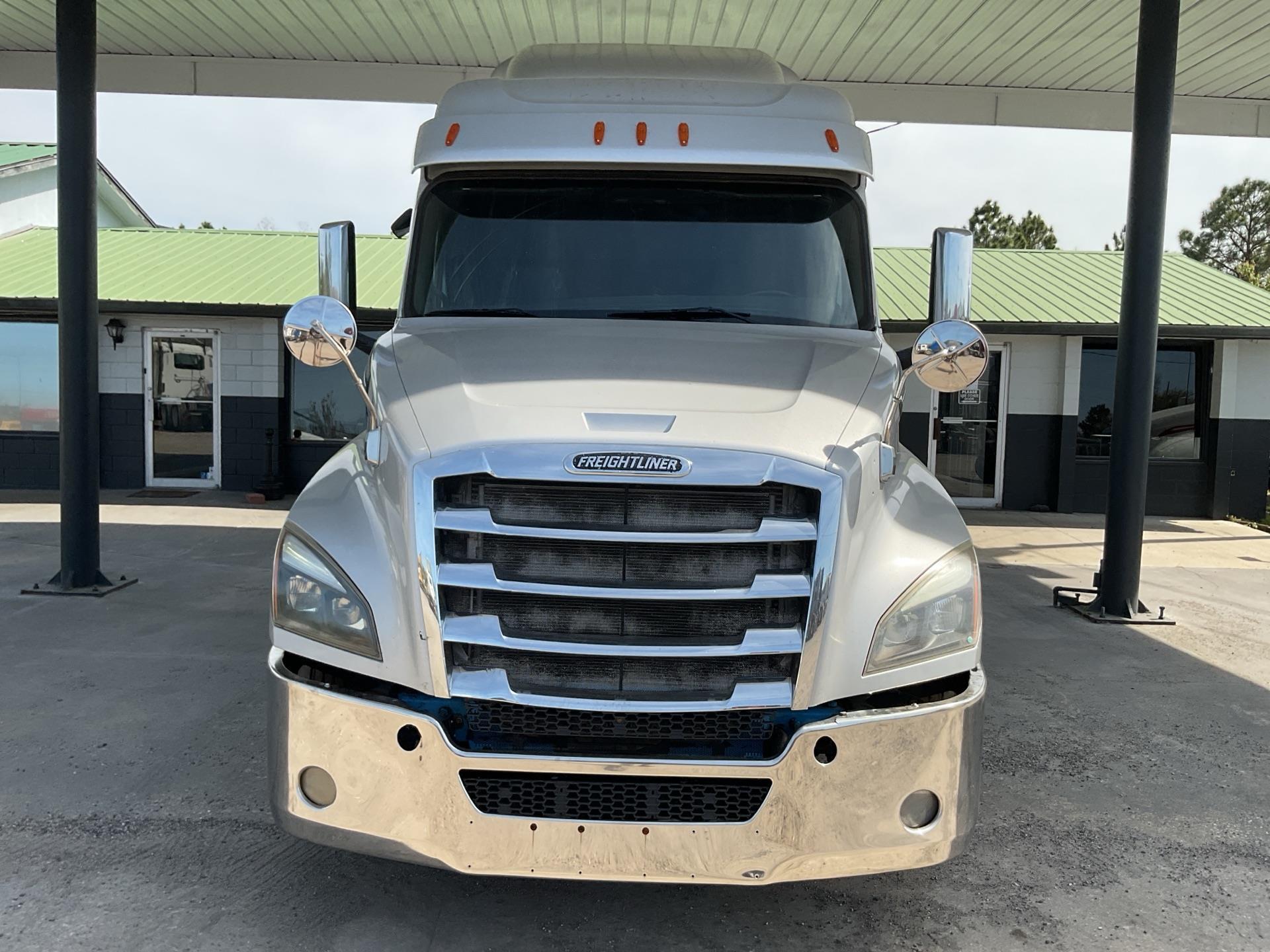 2019 Freightliner CASCADIA 126