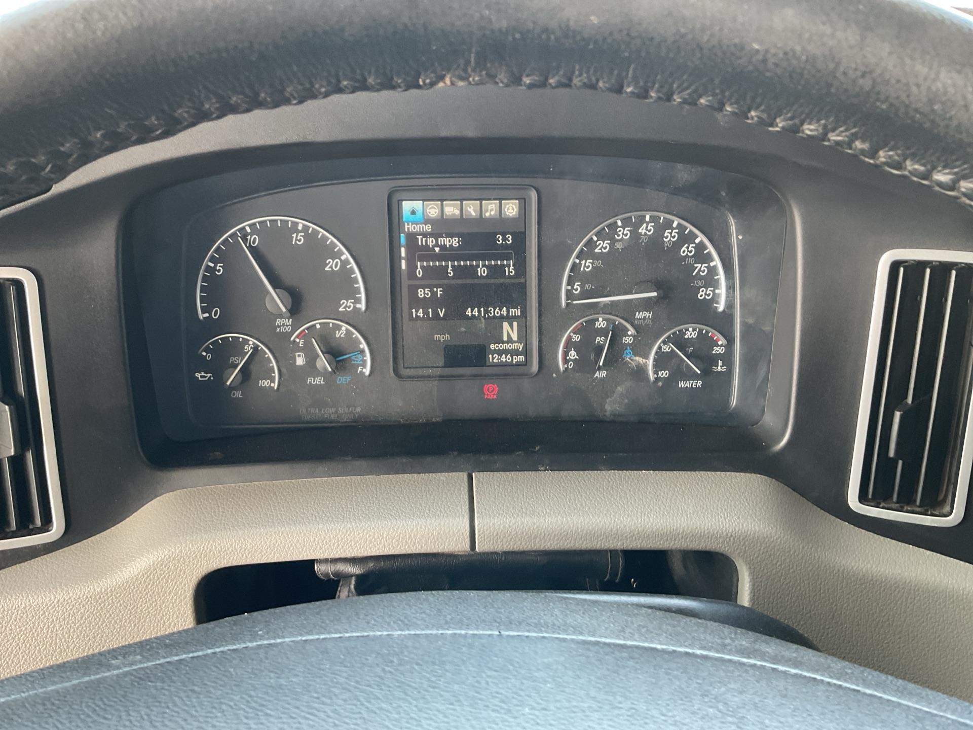 2019 Freightliner CASCADIA 126