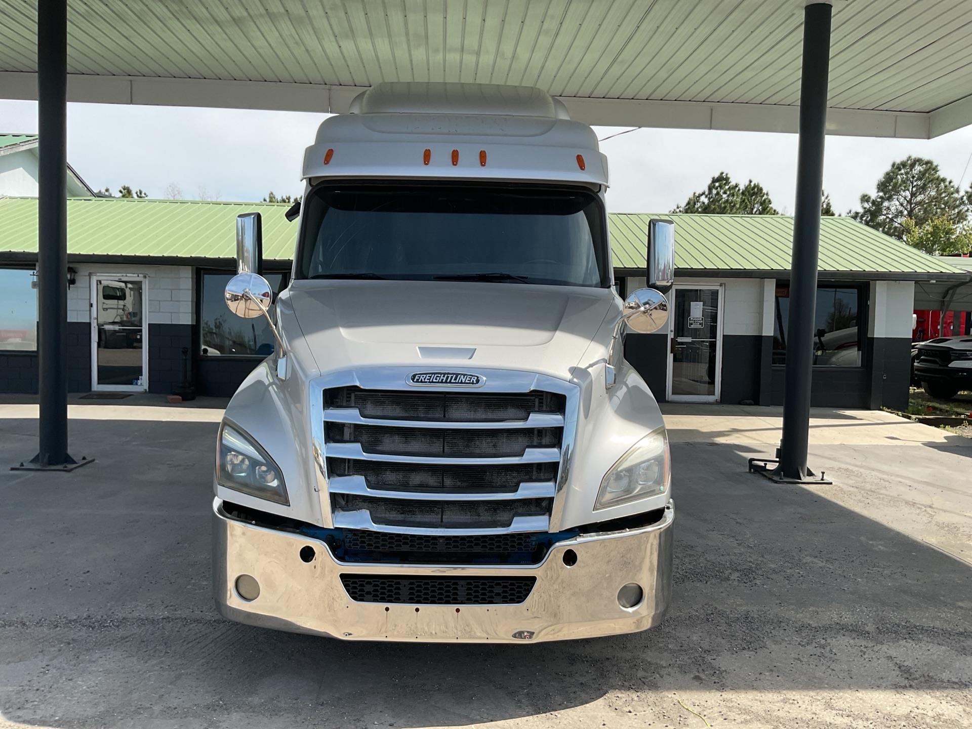2019 Freightliner CASCADIA 126