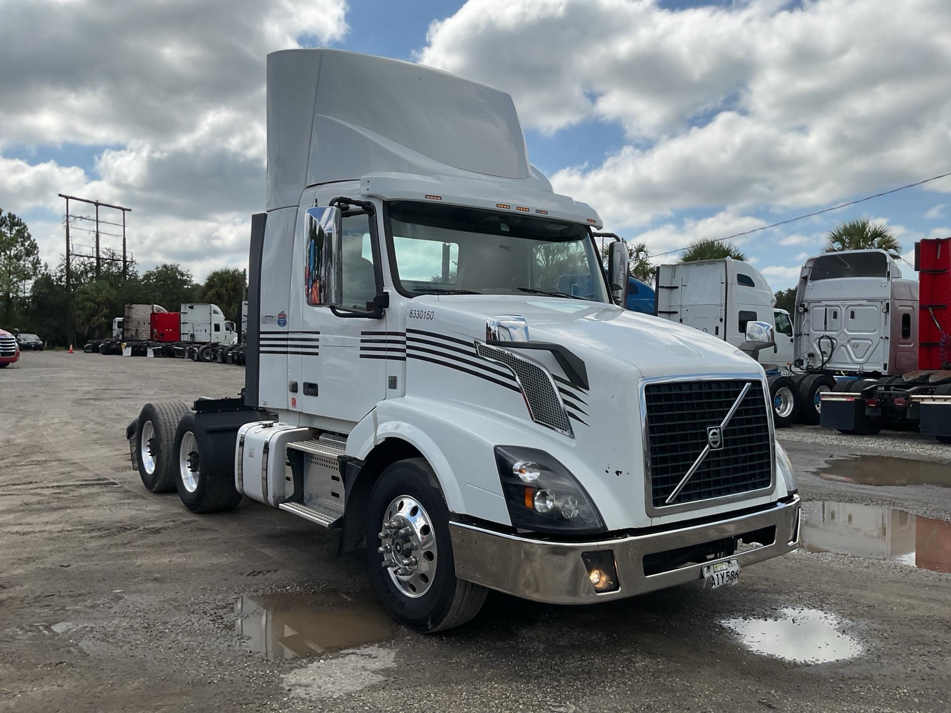 2018 Volvo VNL300