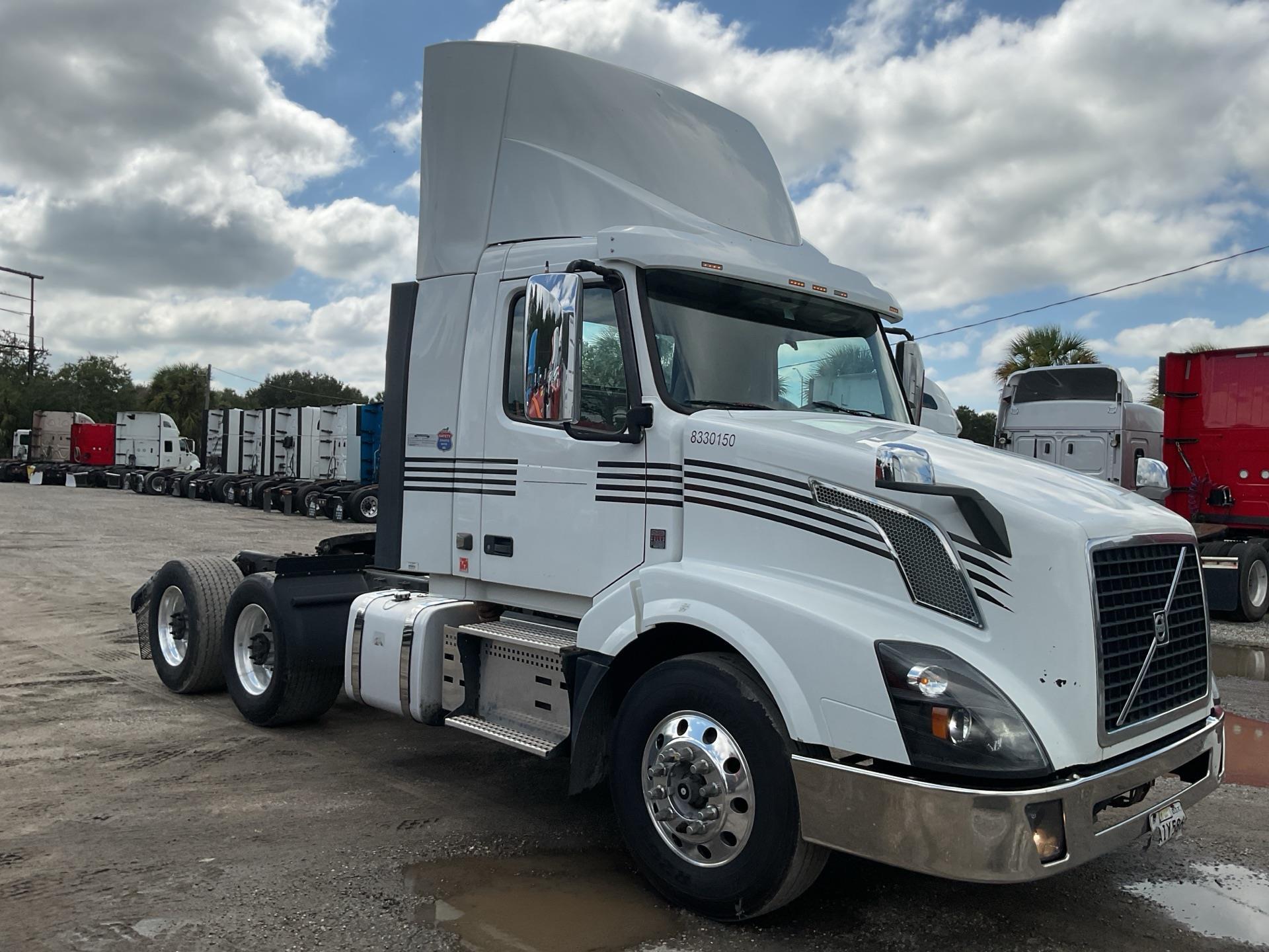 2018 Volvo VNL300
