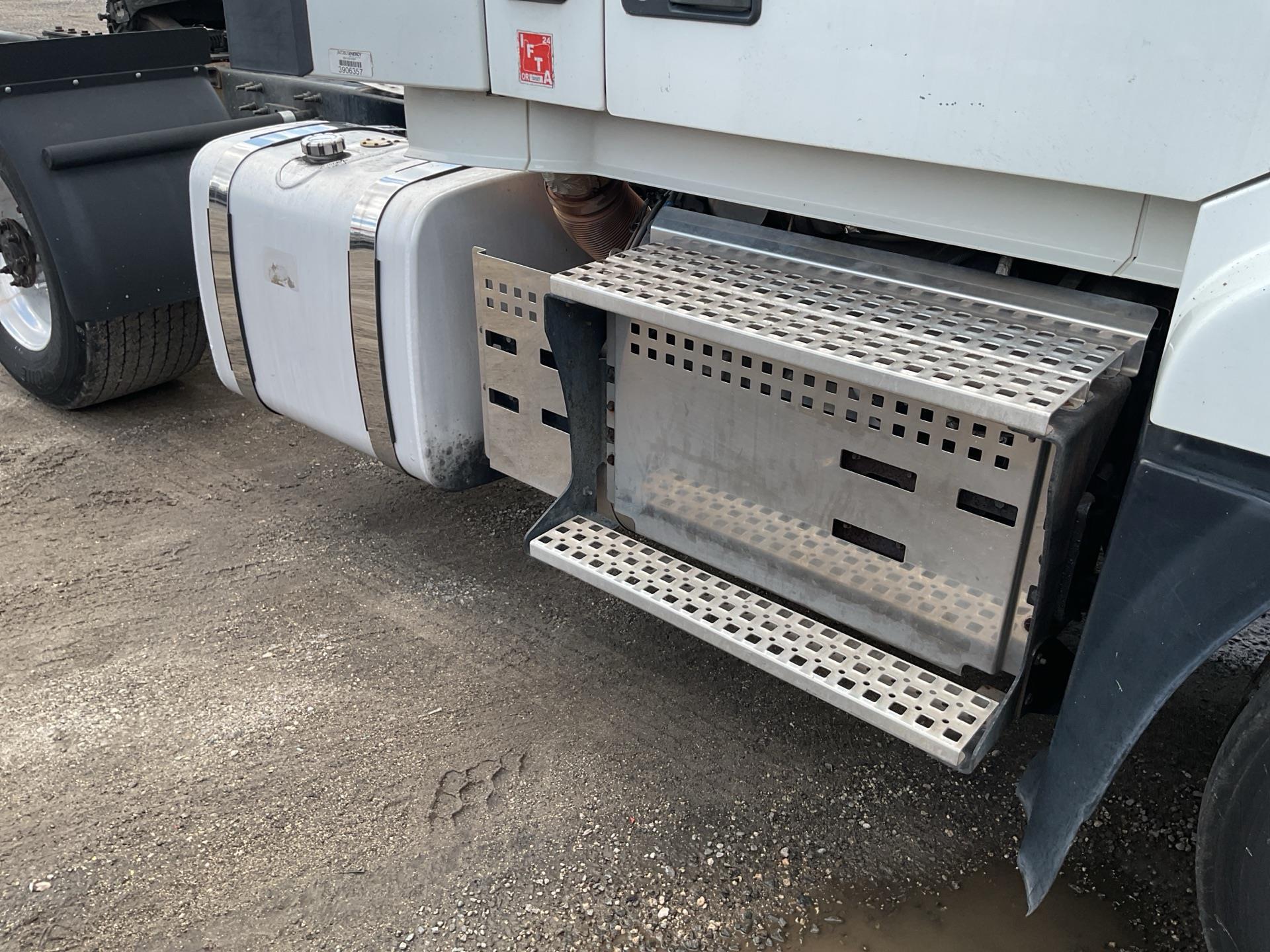 2018 Volvo VNL300