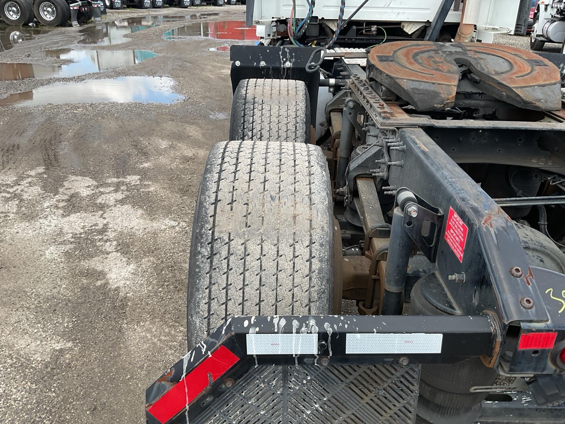 2018 Volvo VNL300
