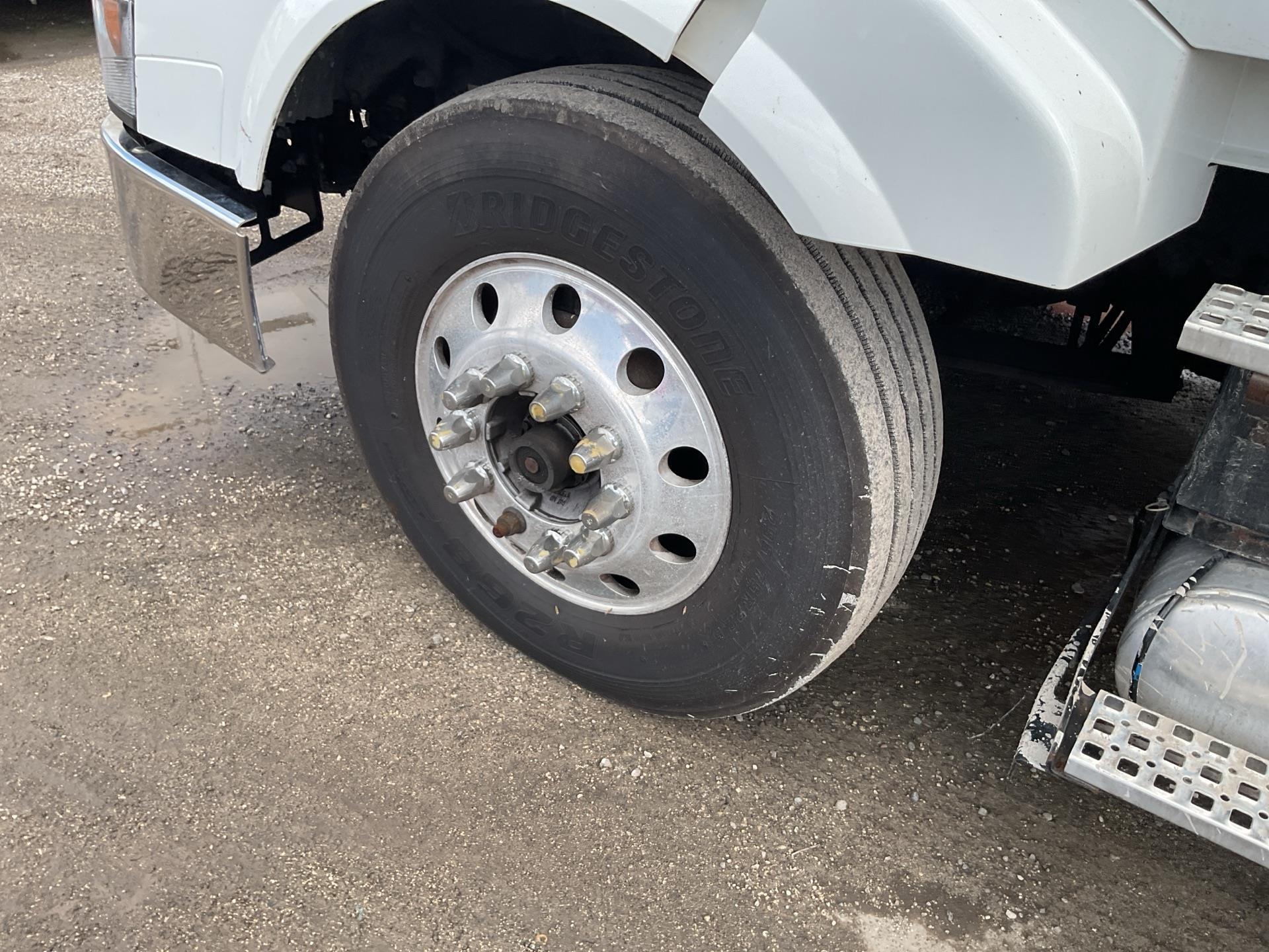 2018 Volvo VNL300