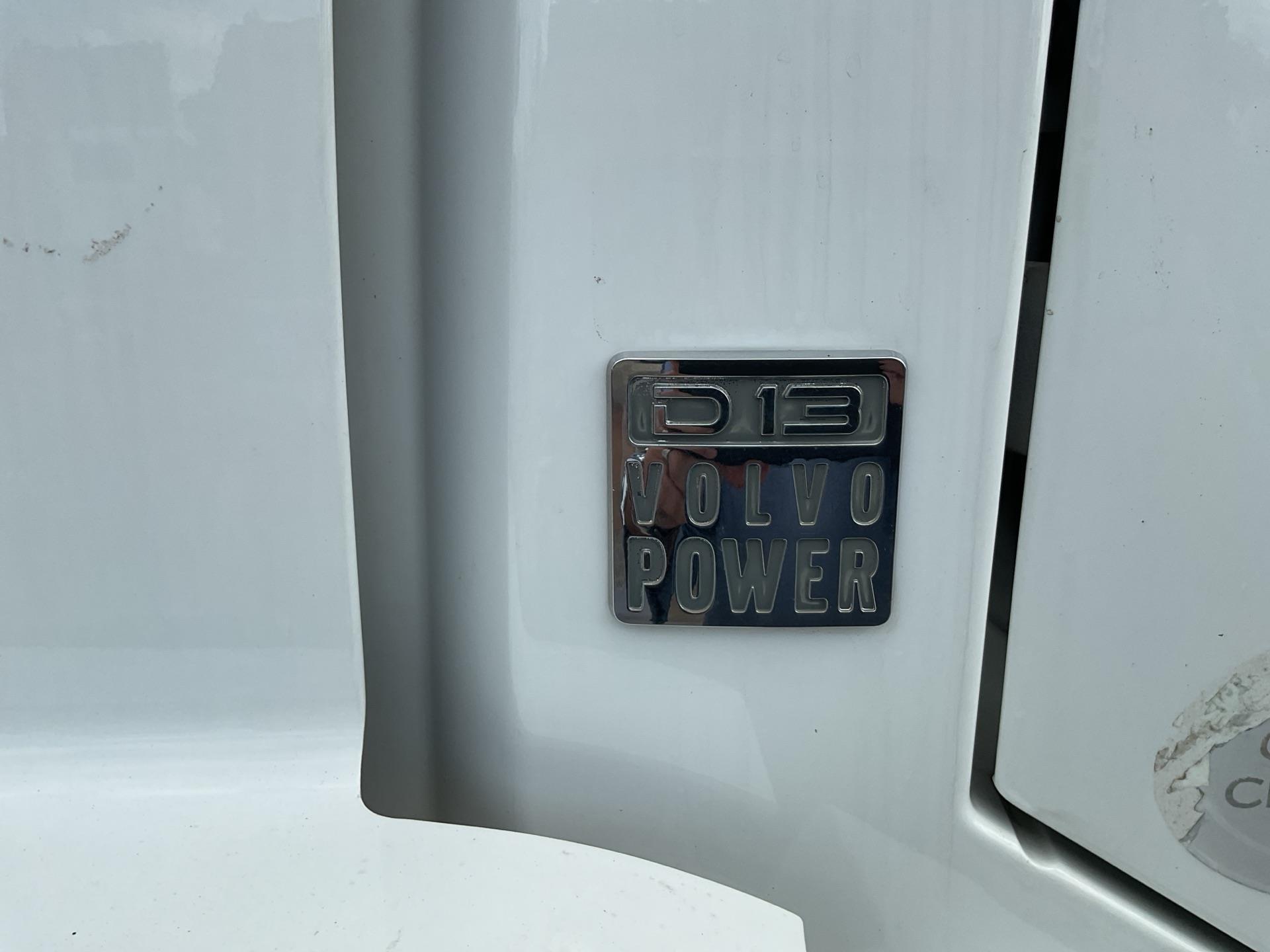 2018 Volvo VNL300