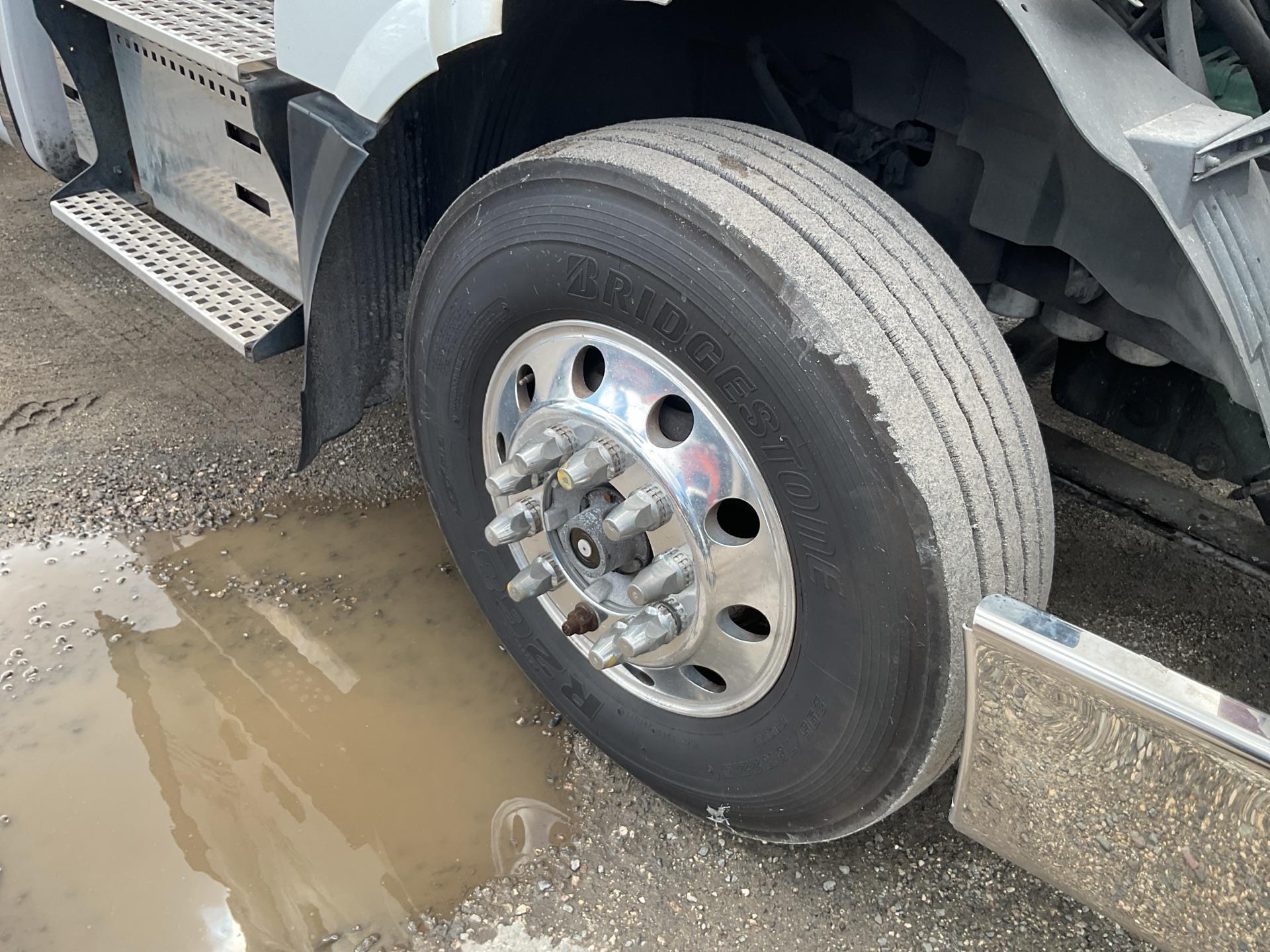 2018 Volvo VNL300