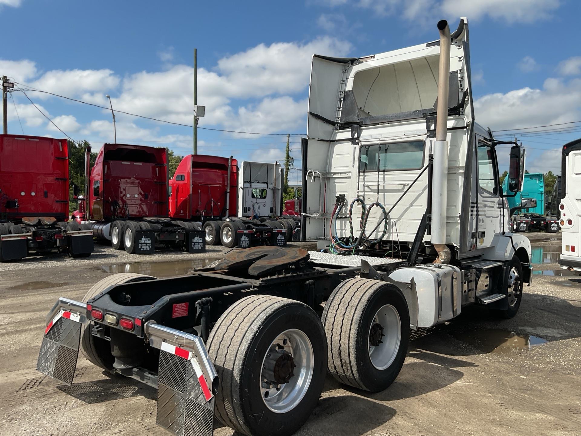 2018 Volvo VNL