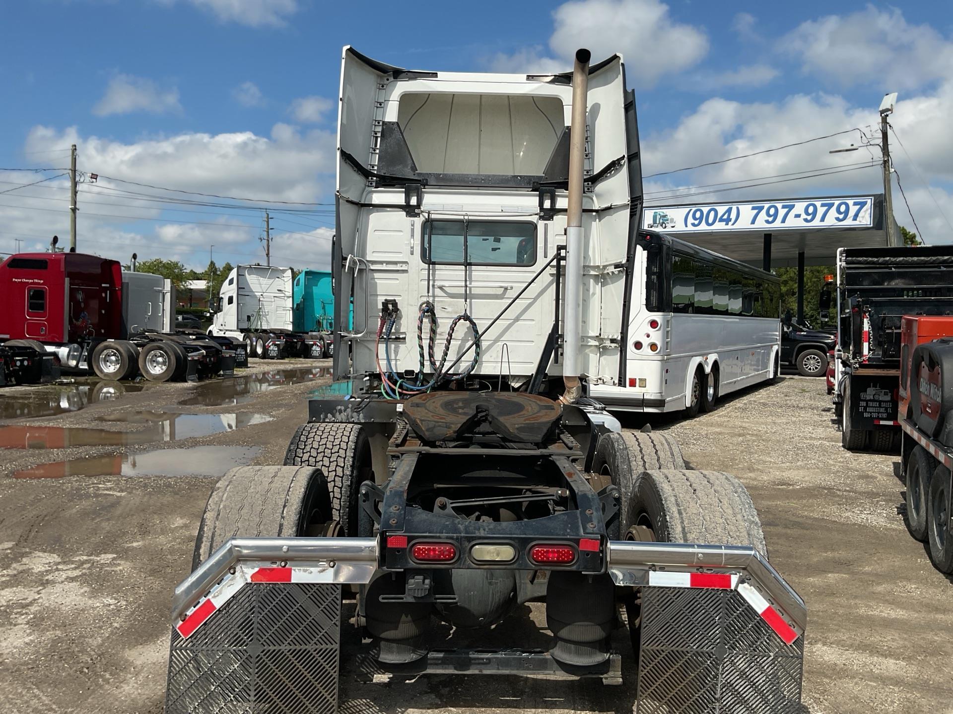 2018 Volvo VNL
