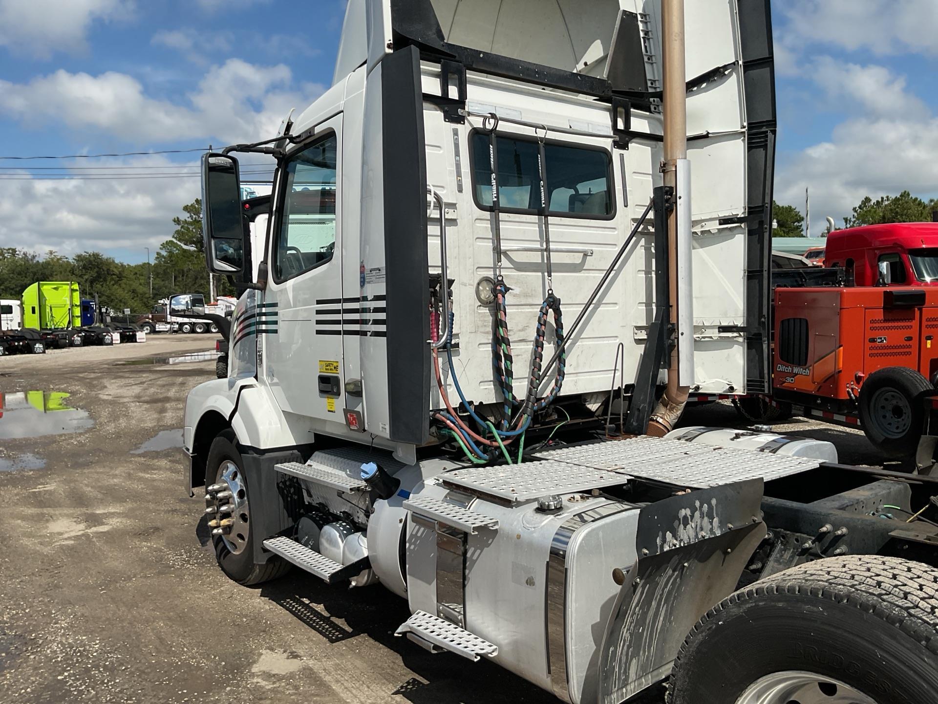 2018 Volvo VNL