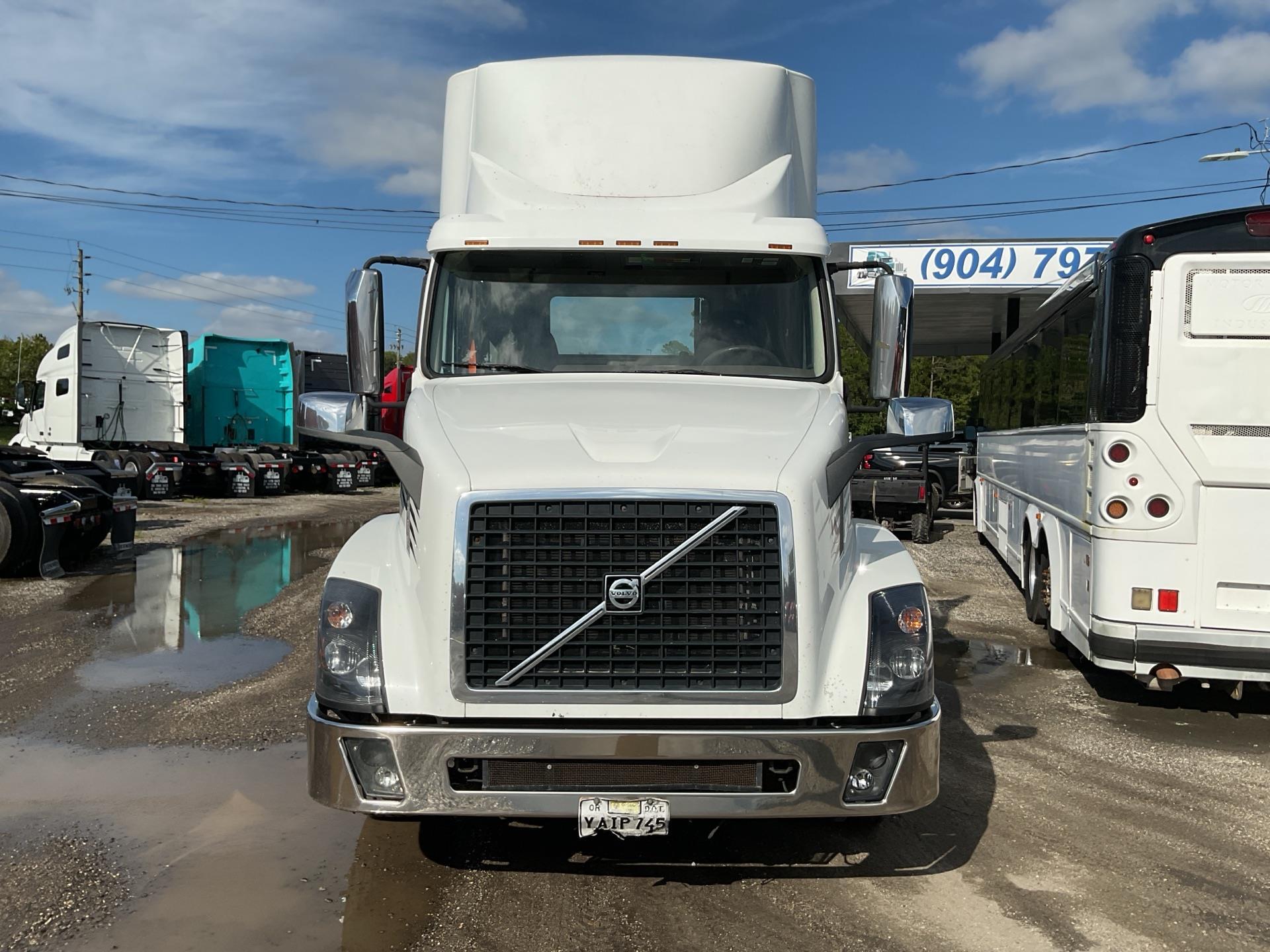 2018 Volvo VNL