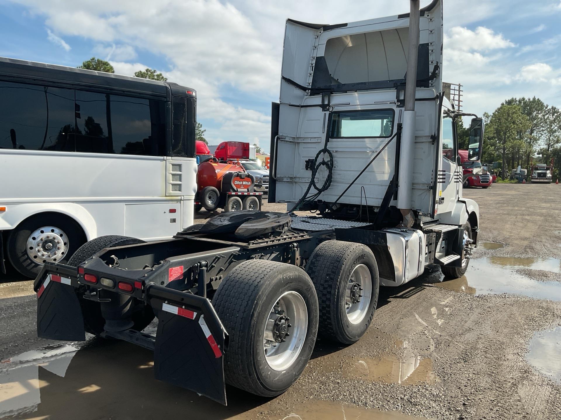 2018 Volvo VNL
