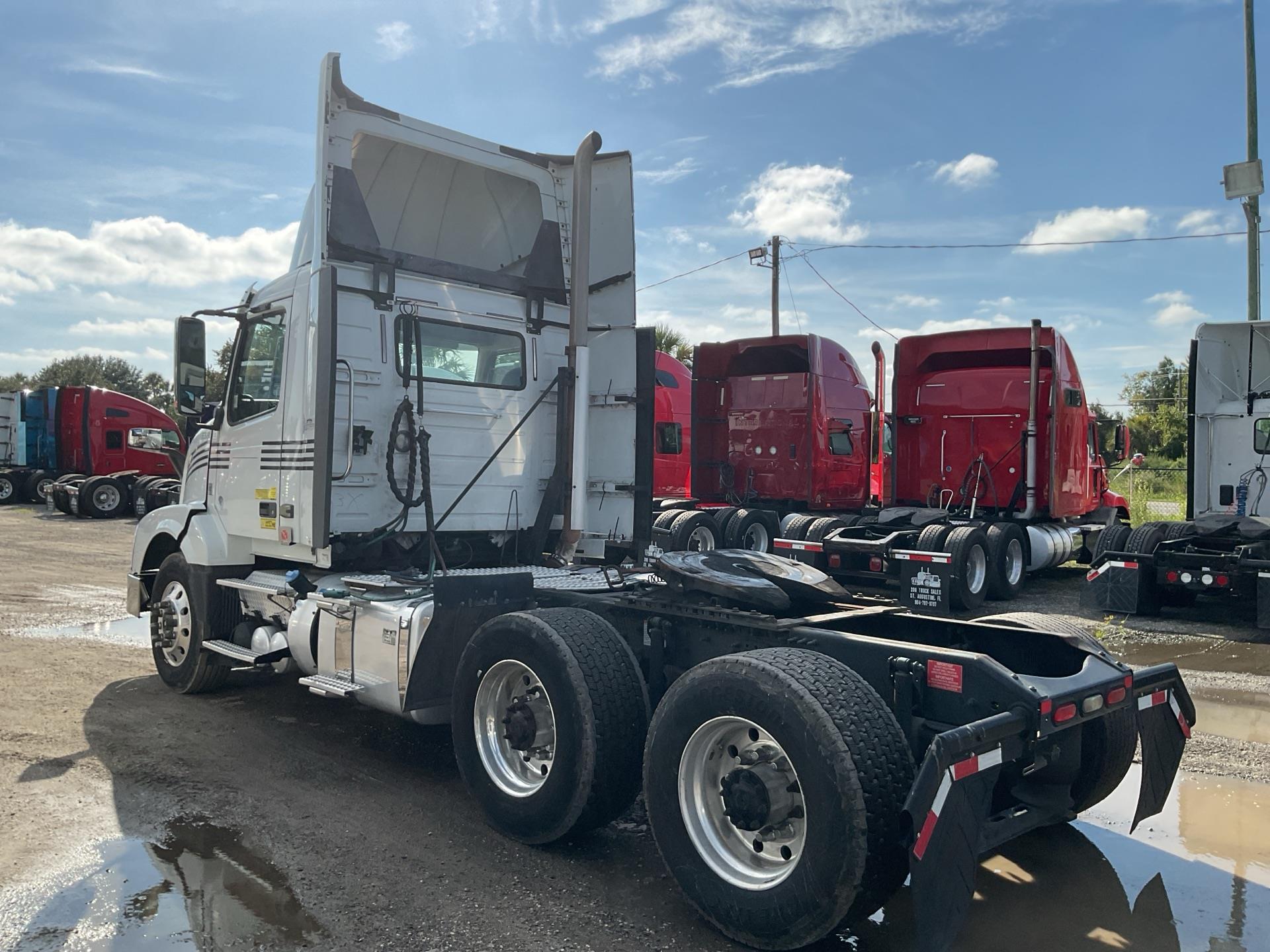 2018 Volvo VNL