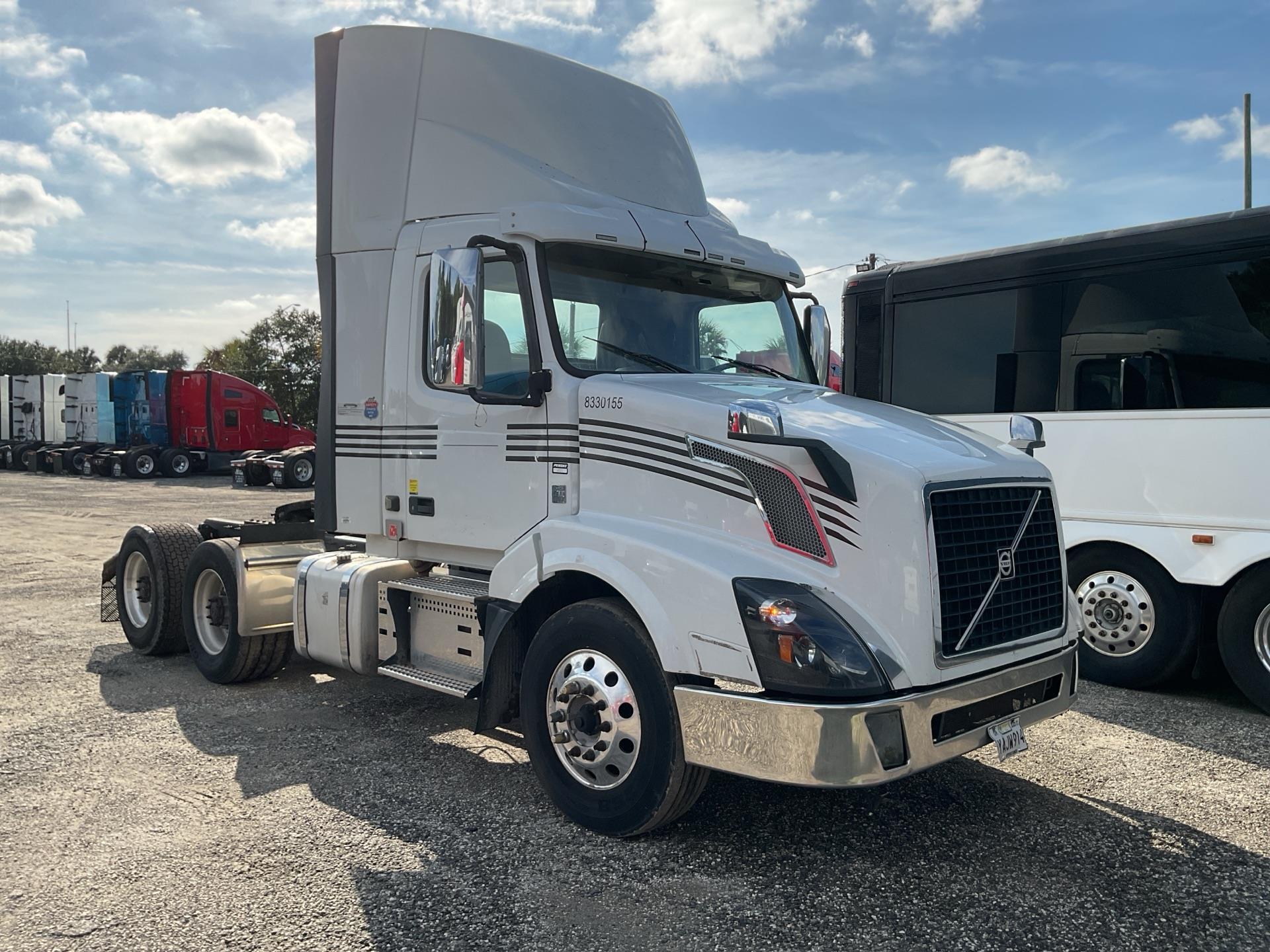 2018 Volvo VNL300