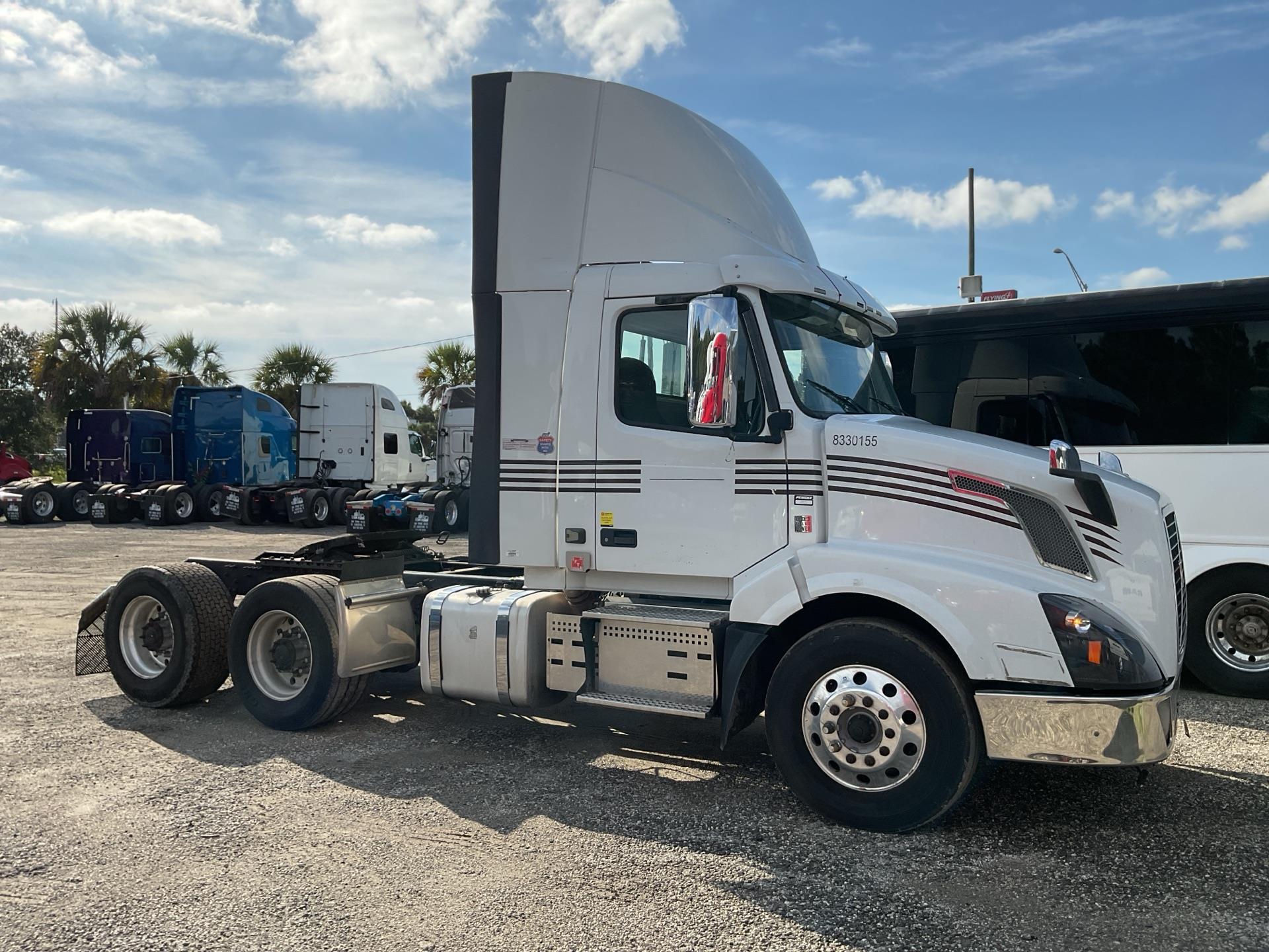 2018 Volvo VNL300