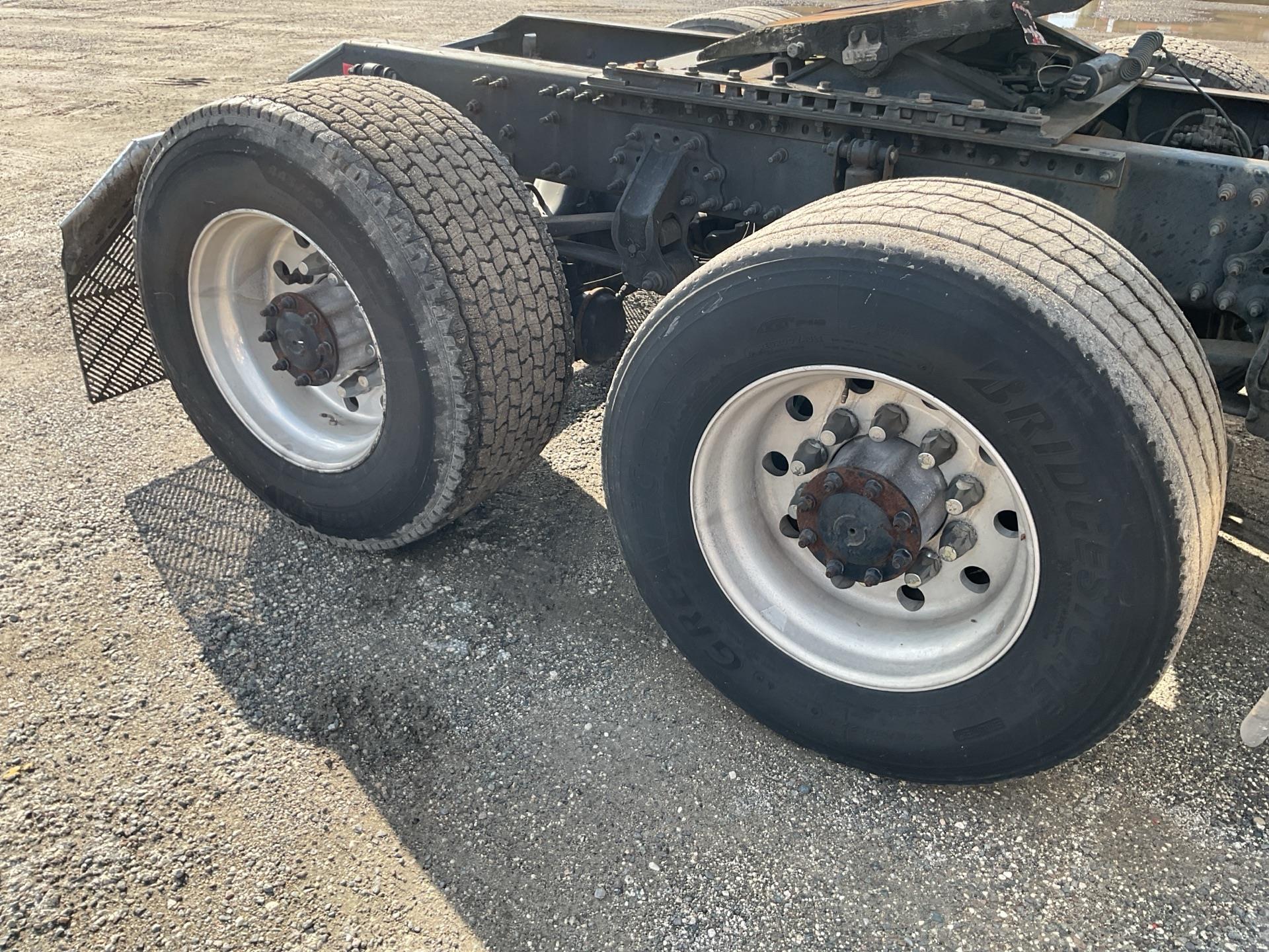 2018 Volvo VNL300