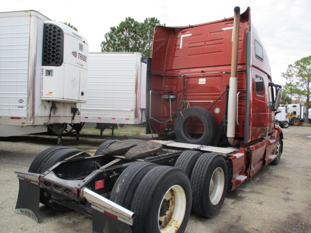 2020 Volvo VNL64T860