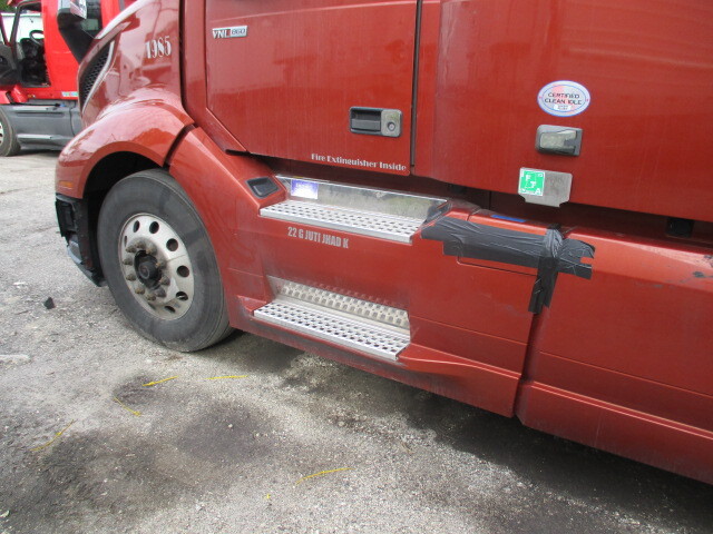 2020 Volvo VNL64T860