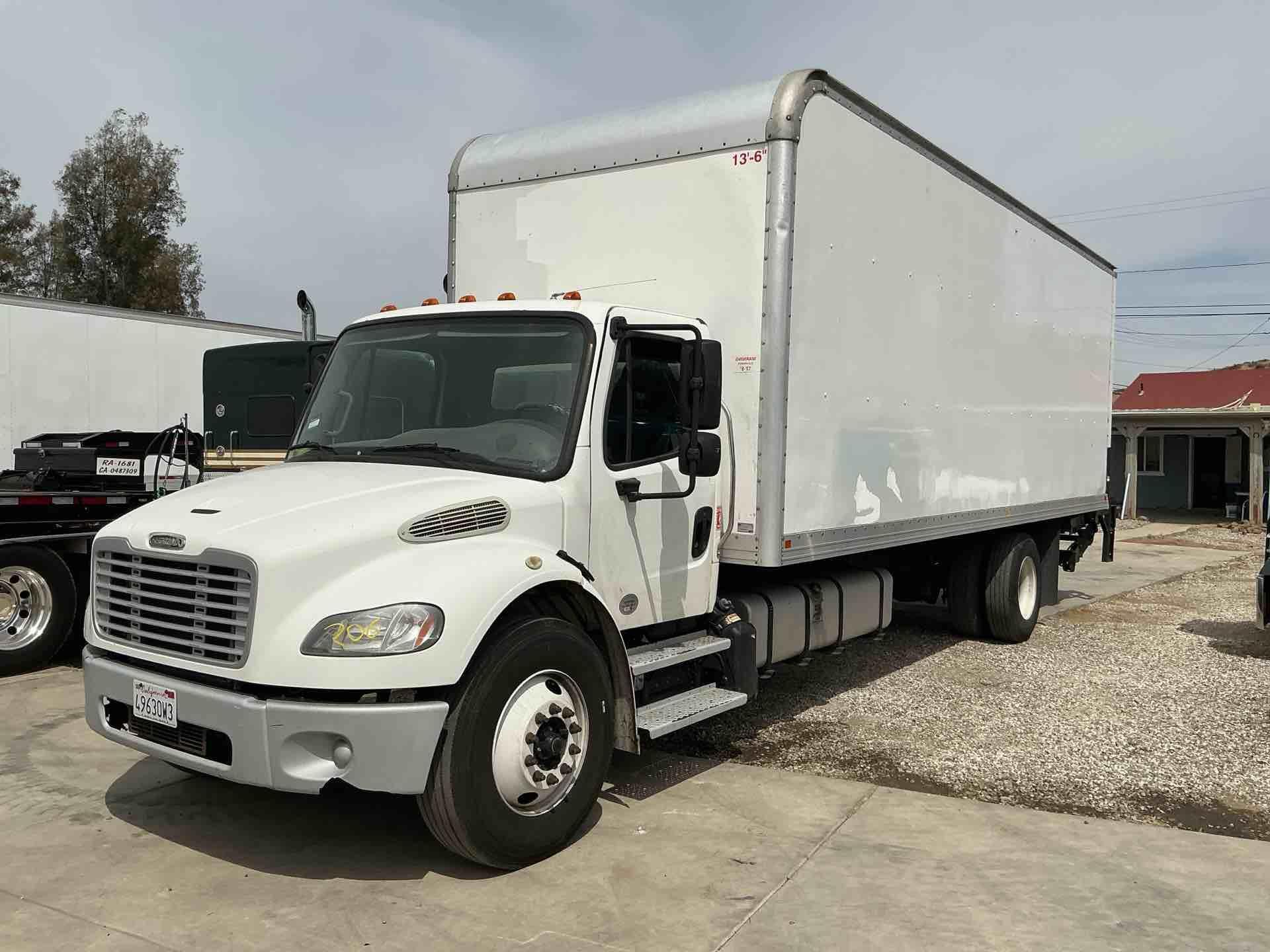 2018 Freightliner Business Class M2 106