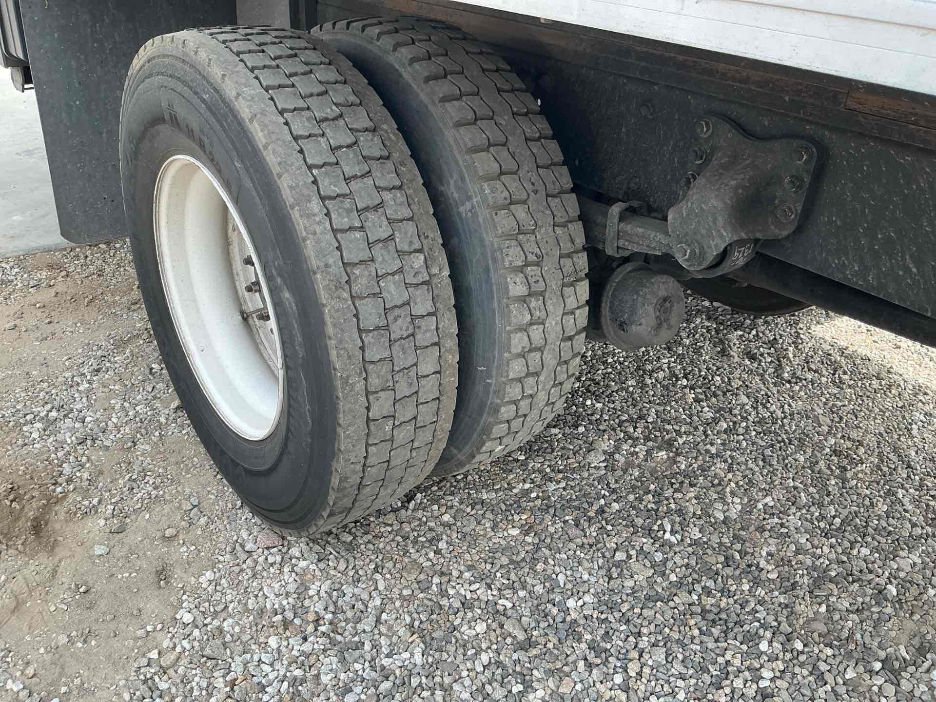 2018 Freightliner Business Class M2 106