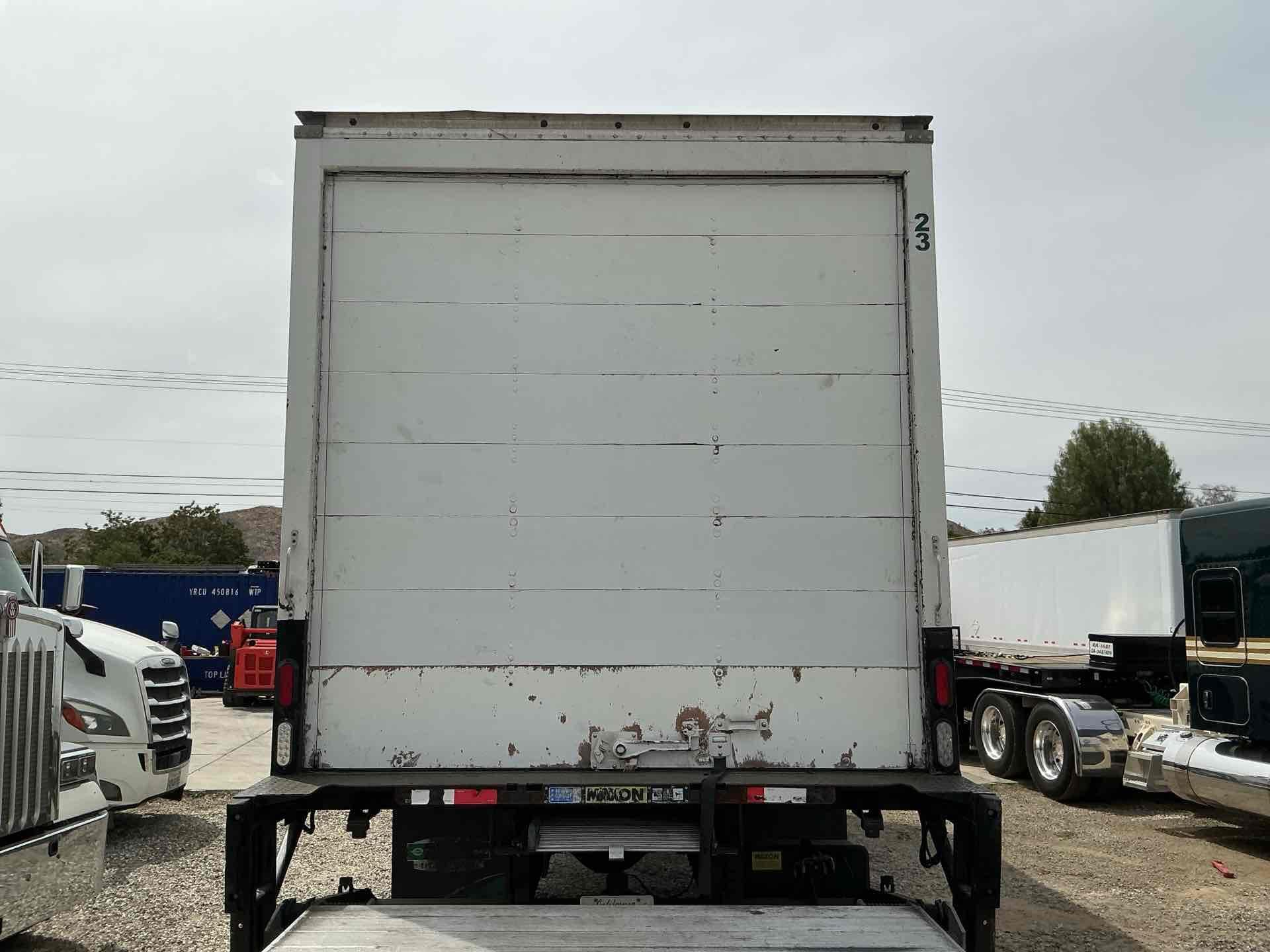 2018 Freightliner Business Class M2 106