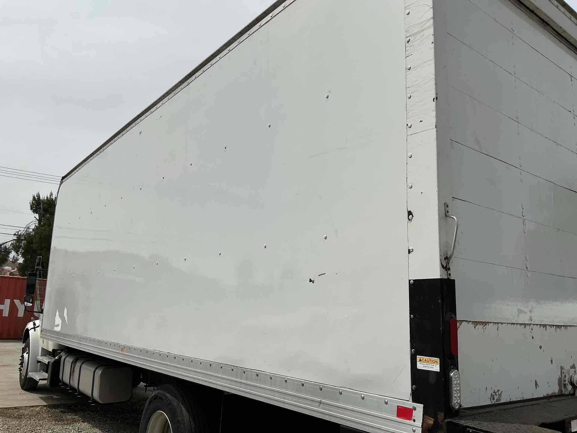 2018 Freightliner Business Class M2 106