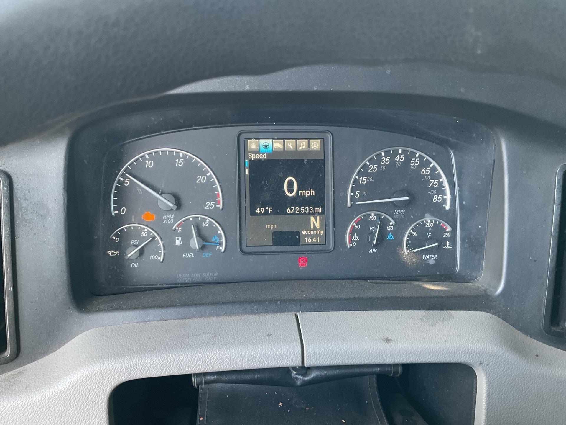 2020 Freightliner CASCADIA 126