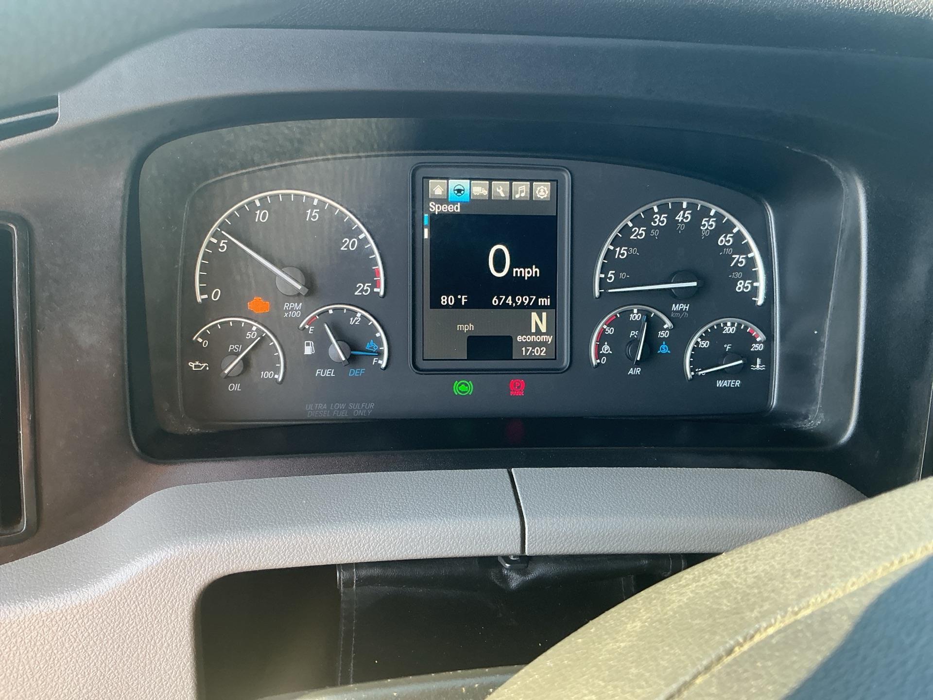 2020 Freightliner CASCADIA 126