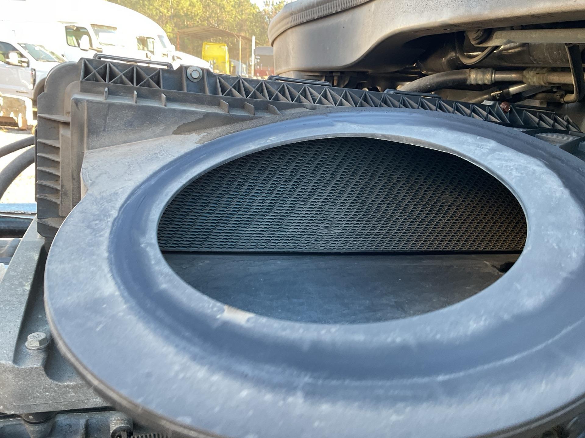 2020 Freightliner CASCADIA 126