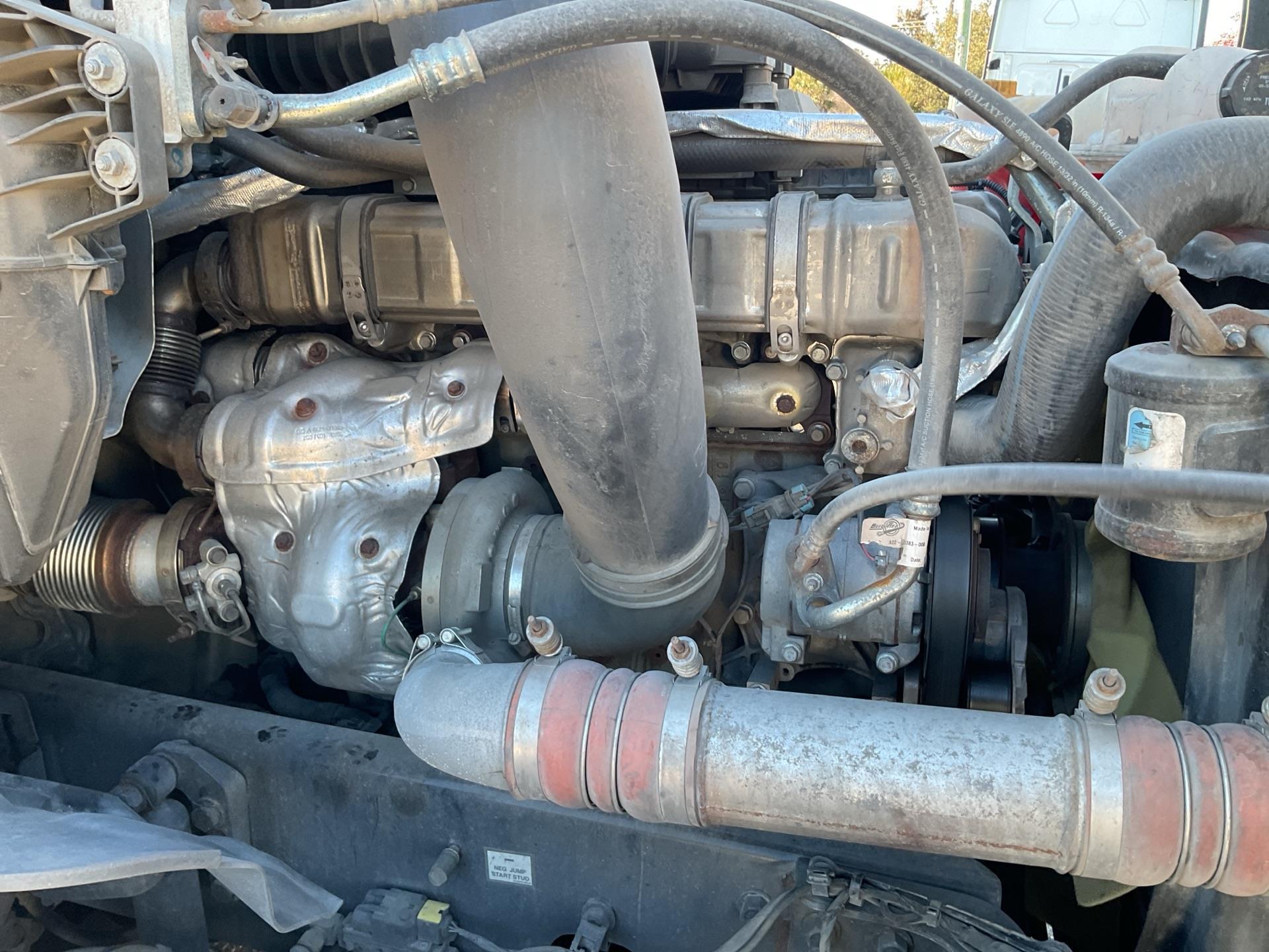 2020 Freightliner CASCADIA 126