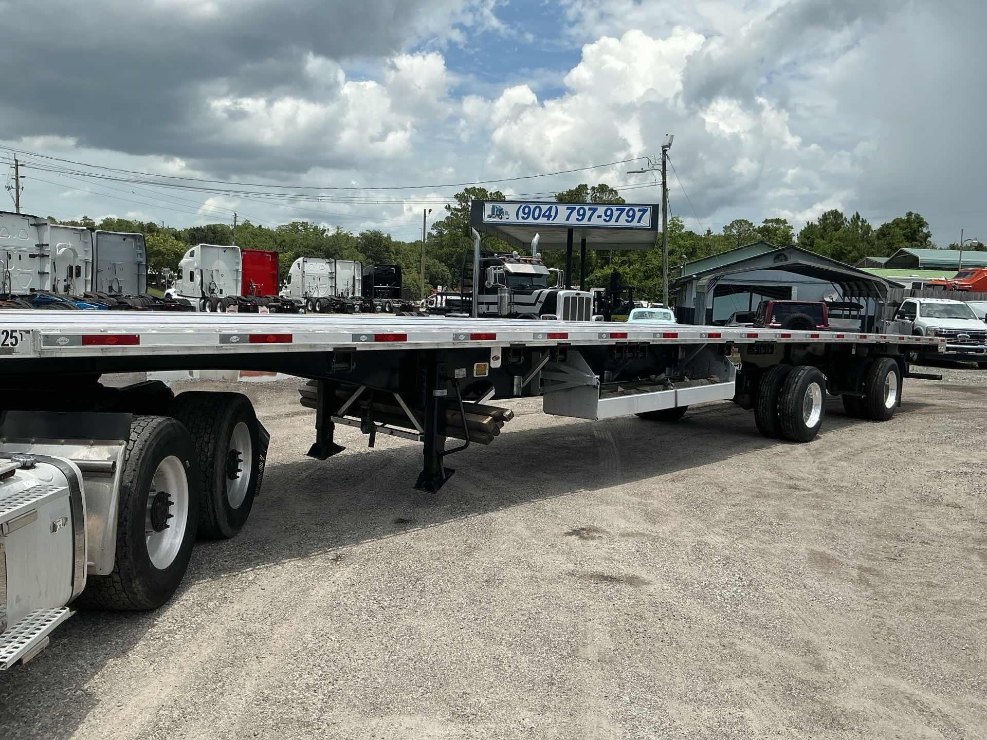 2024 Utility FLAT BED