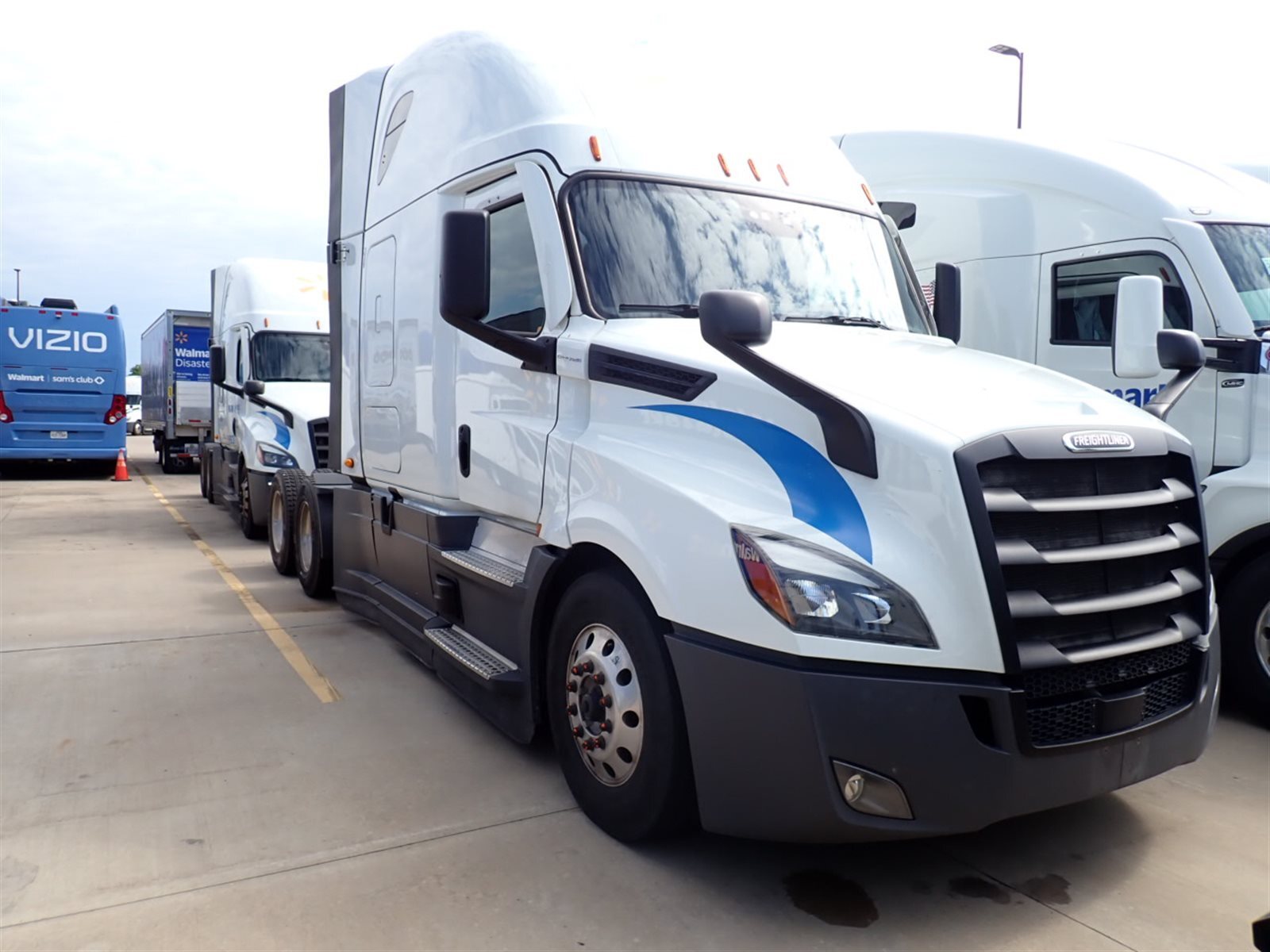 Photo of 2022 Freightliner CASCADIA 126