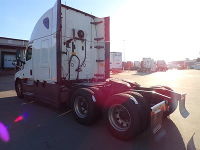 2022 Freightliner CASCADIA 126