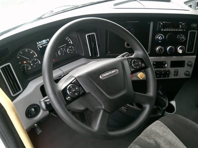 2022 Freightliner CASCADIA 126