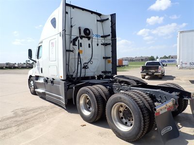 2022 Freightliner CASCADIA 126