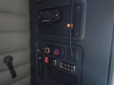 2022 Freightliner CASCADIA 126