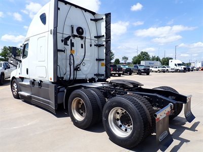 2022 Freightliner CASCADIA 126