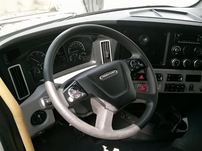 2022 Freightliner CASCADIA 126