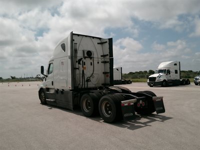 2022 Freightliner CASCADIA 126