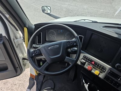 2022 Freightliner CASCADIA 126