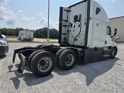 2022 Freightliner CASCADIA 126