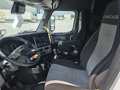 2022 Freightliner CASCADIA 126