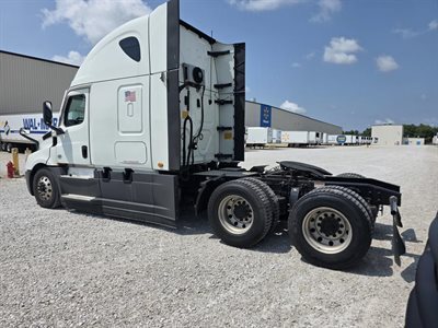 2022 Freightliner CASCADIA 126